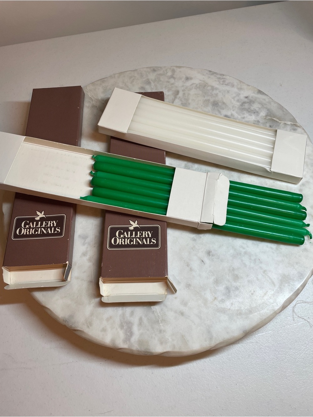 Vintage NIB Avon Gallery Originals SLIM Taper Candles - Green & White - 2 6pk